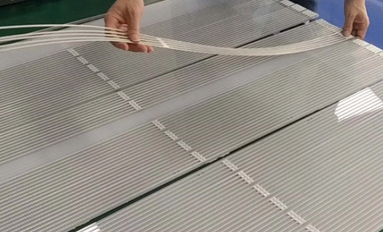 LED贴膜屏为什么这么轻薄？